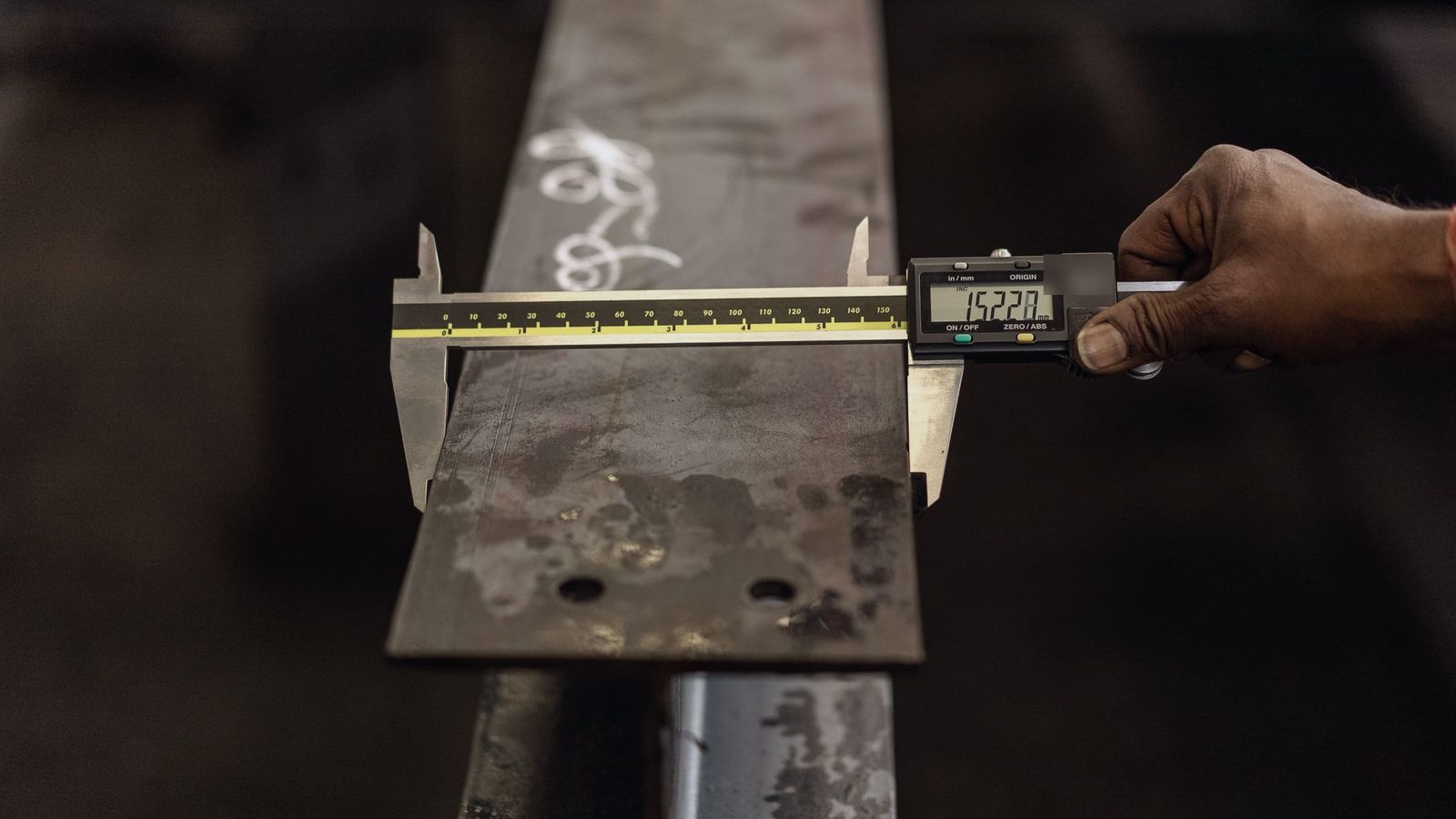 Measuring a steel part